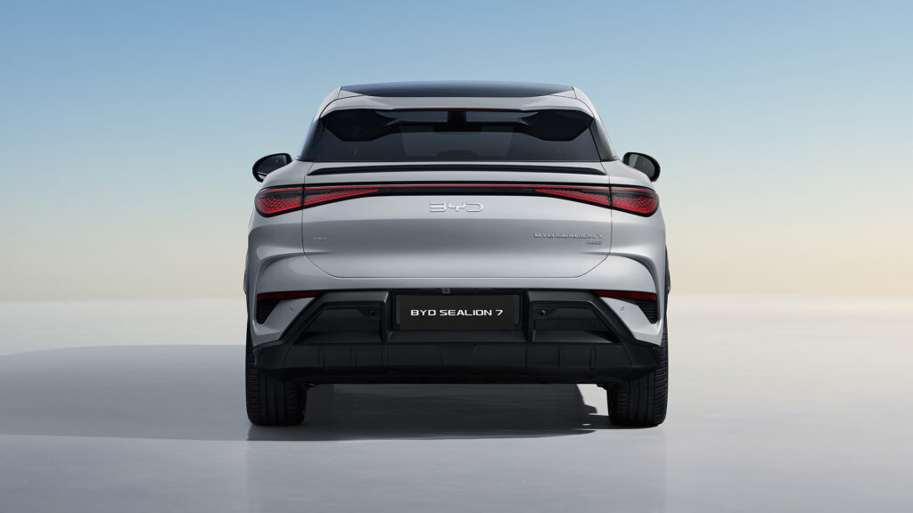 BYD Sealion 7