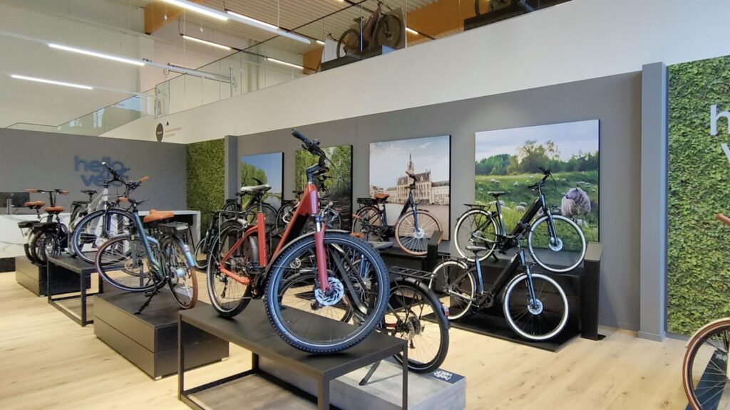 Hello vélo fietsenwinkel fietsenmaker ebikes sint-niklaas