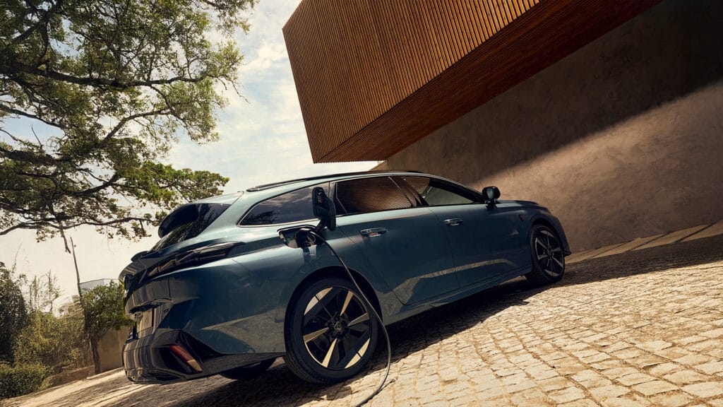 peugeot 308 en Peugeot 308 SW vernieuwd facelift