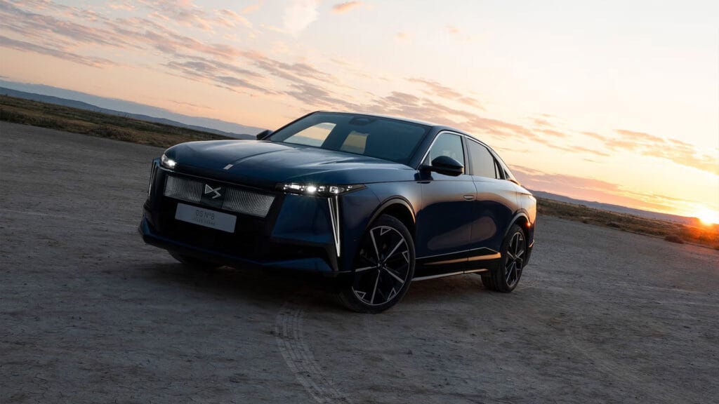 DS Automobiles collection Jules Verne DS3 DS4 DS7 DS8